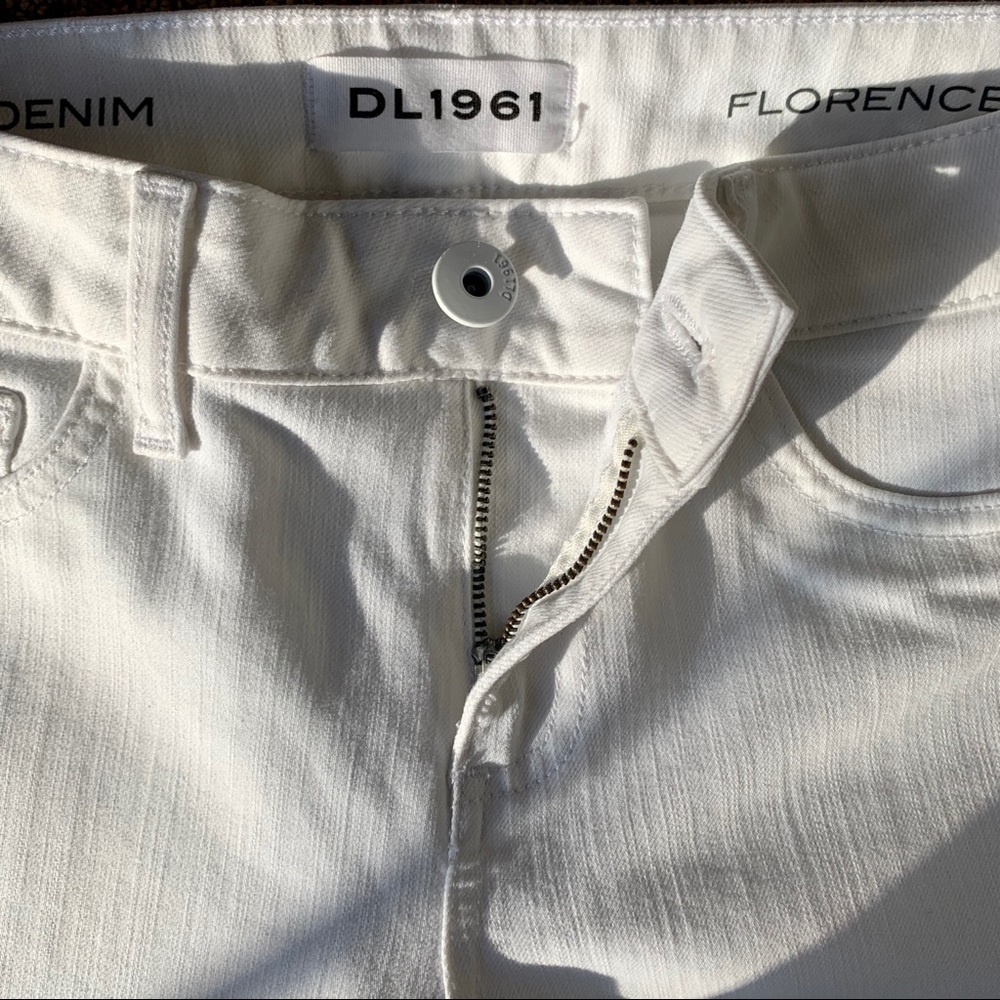 DL1961 White Jeans